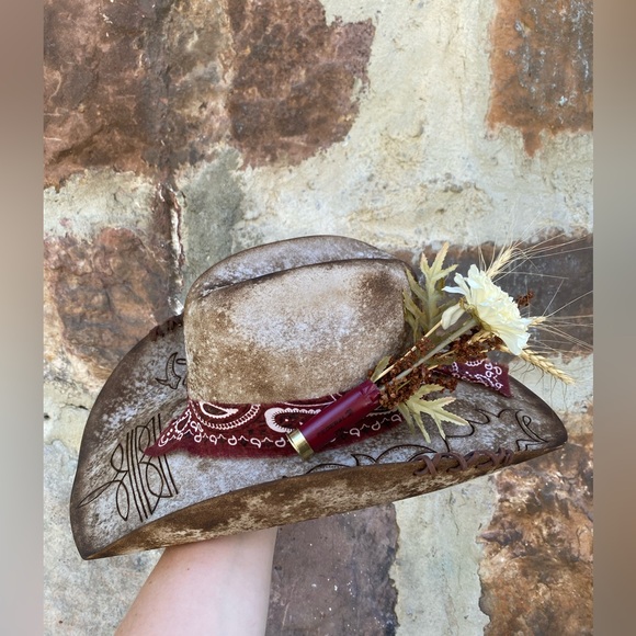 SOLD READ DESCRIPTION
New “Boot Stitch” Hand burned hat Sz 7 - Picture 3 of 10